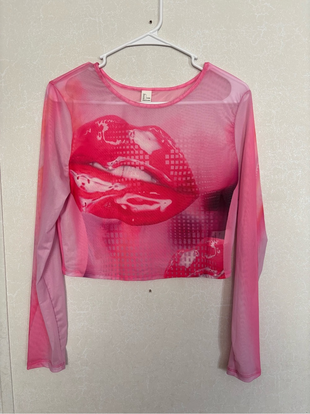 Kiss me mesh crop top L